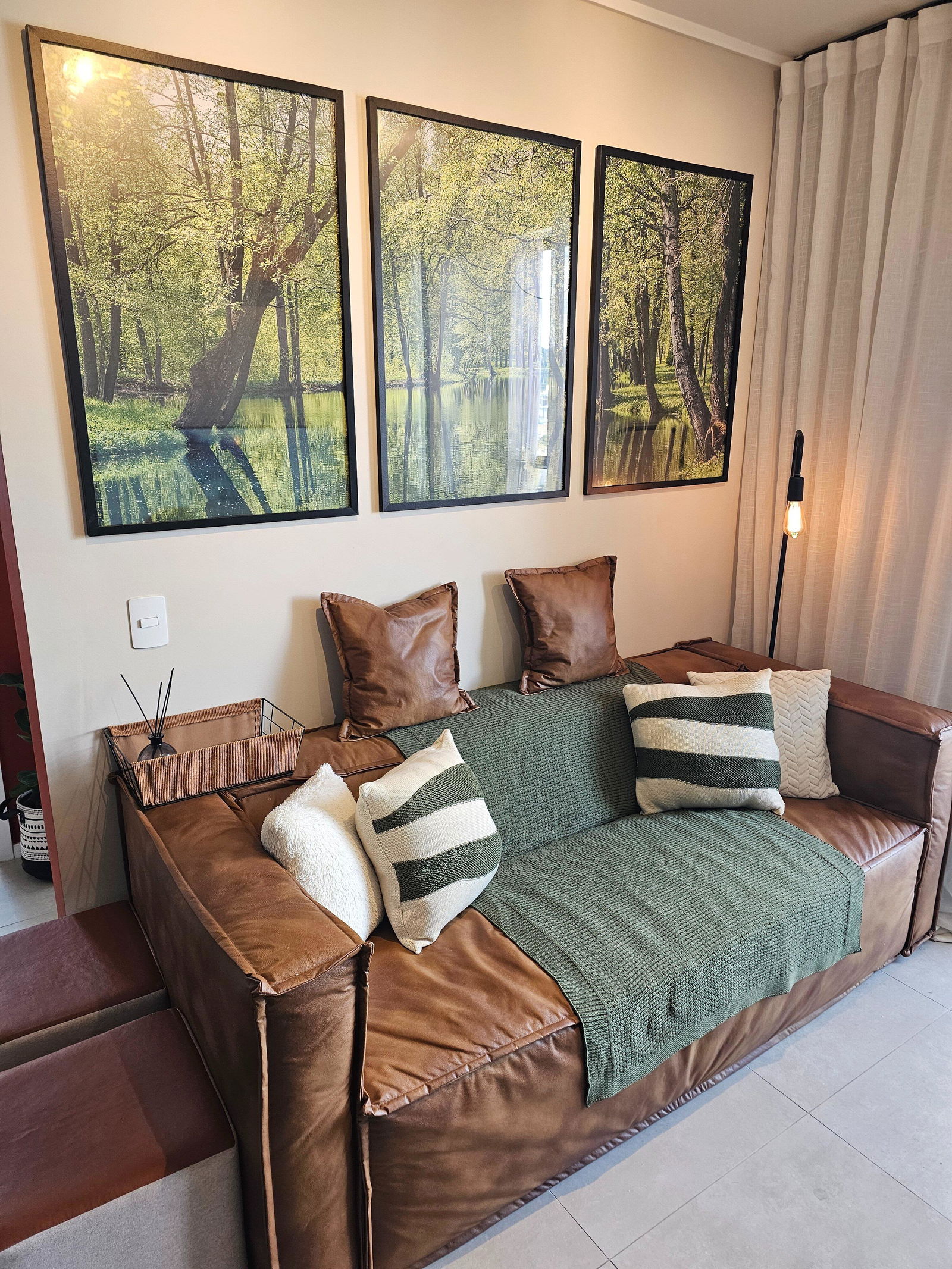 Sofá Freddo 205 cm - PU Toffee - Homedock – HOMEDOCK