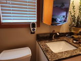 Leslie C. review photo