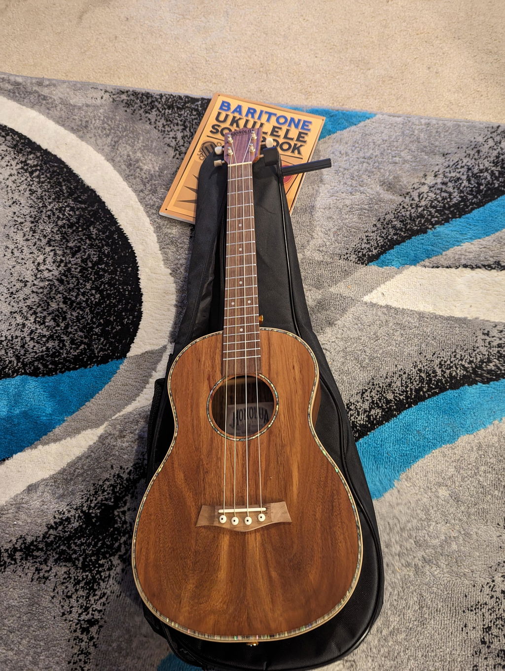 Kohola Deluxe Solid Top Baritone Ukulele