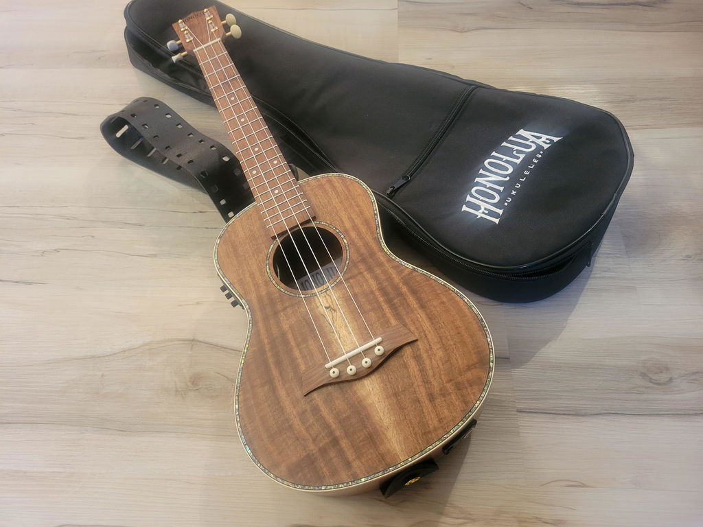 Kohola Deluxe Solid Top Tenor Acoustic Electric Ukulele