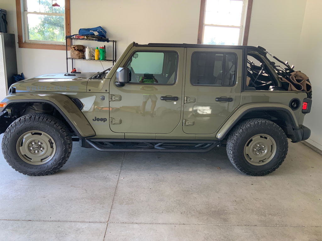 Hooke Road Tube Side Steps Running Boards w/"SINCE 1941" Logo(18-26 Jeep Wrangler JL 4 Door)