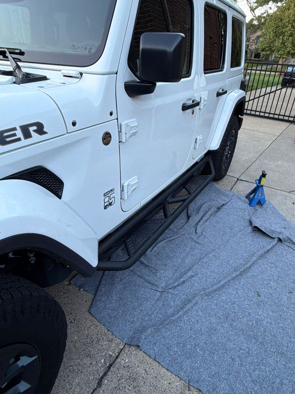 Hooke Road Tube Side Steps Running Boards w/"SINCE 1941" Logo(18-26 Jeep Wrangler JL 4 Door)