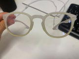 M. review photo