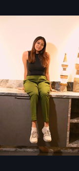 Ishita chakraborty review photo