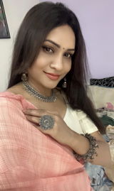 Priya sharma review photo