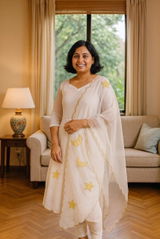 Ramya Parashar review photo