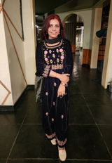 Farah Khan Anwar review photo