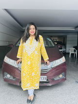 Ushika Singh review photo