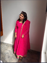 Puja Sharma review photo