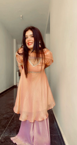 Simran Arora review photo