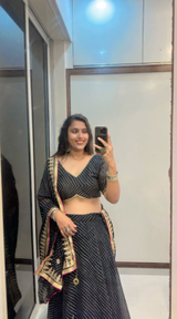 Riya Kapoor review photo