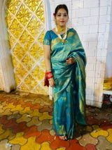 Ayushi Sharma review photo