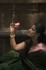 Dhanashree Kulkarni review photo