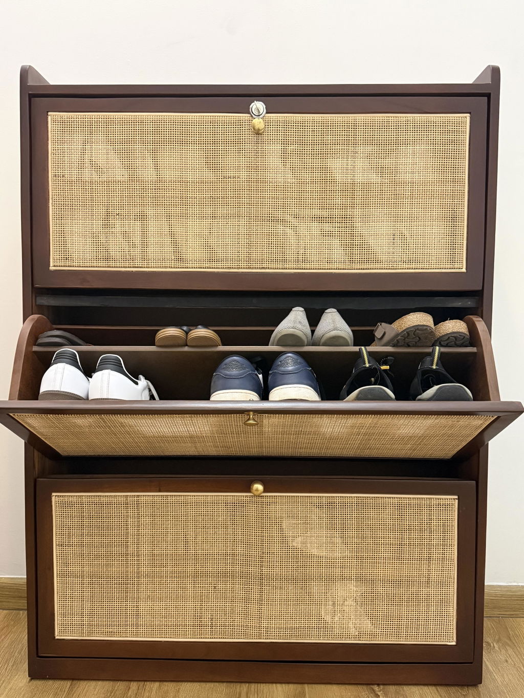 Raphia Pivot Shoe Rack