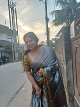 Nidhi review photo