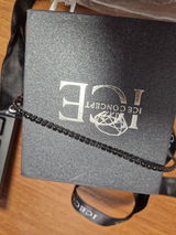 A.V. review photo