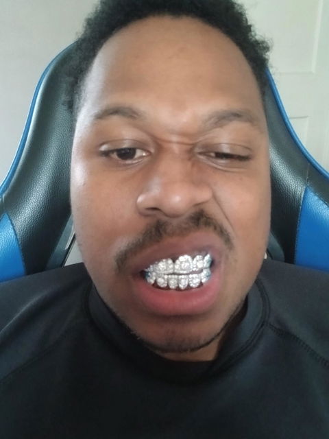 50 Pointer Stone On Center W Opal Cross Grillz
