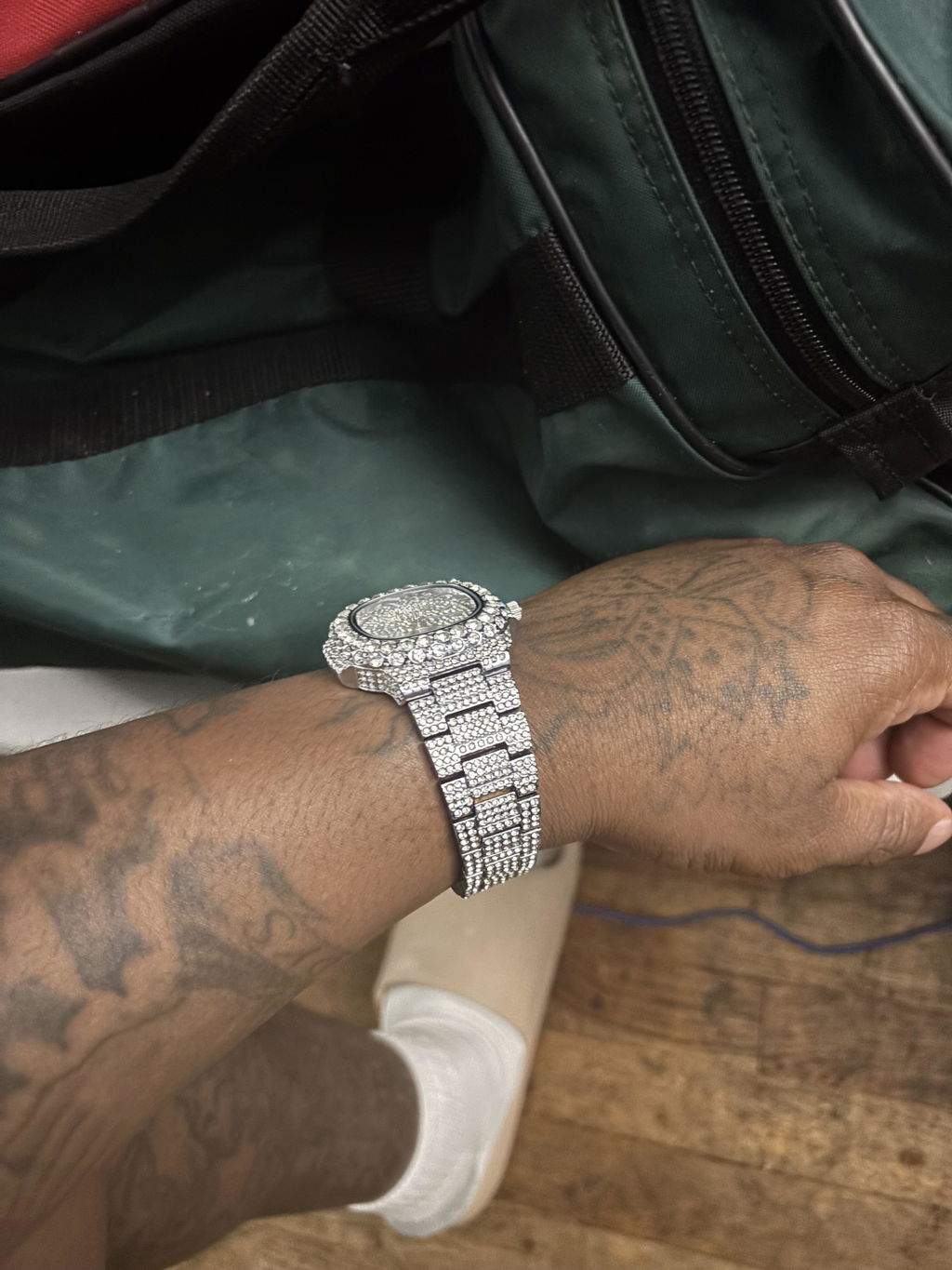 VVS Full Ice Date Special Minute Hand Iced Out Diamond Watch