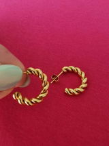 Lia review photo