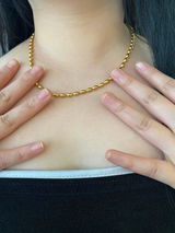 Leonie review photo