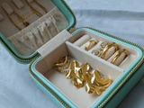 Halina review photo