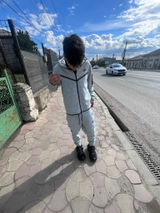C. review photo