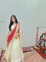 Anjali Suyal review photo