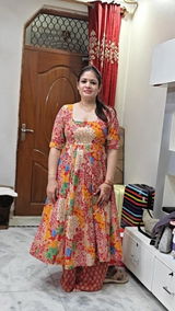 Meenakshi aneja review photo