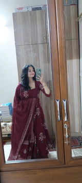 Riya Verma review photo