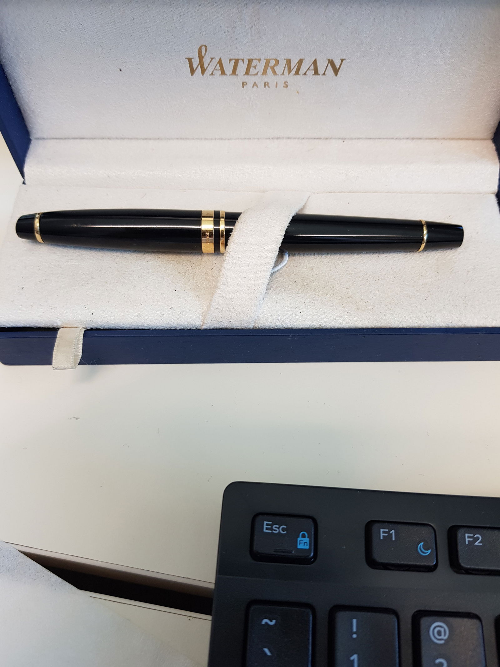 Waterman Expert Fountain Pen, Lacquer, Gold trim, Black, S0951660