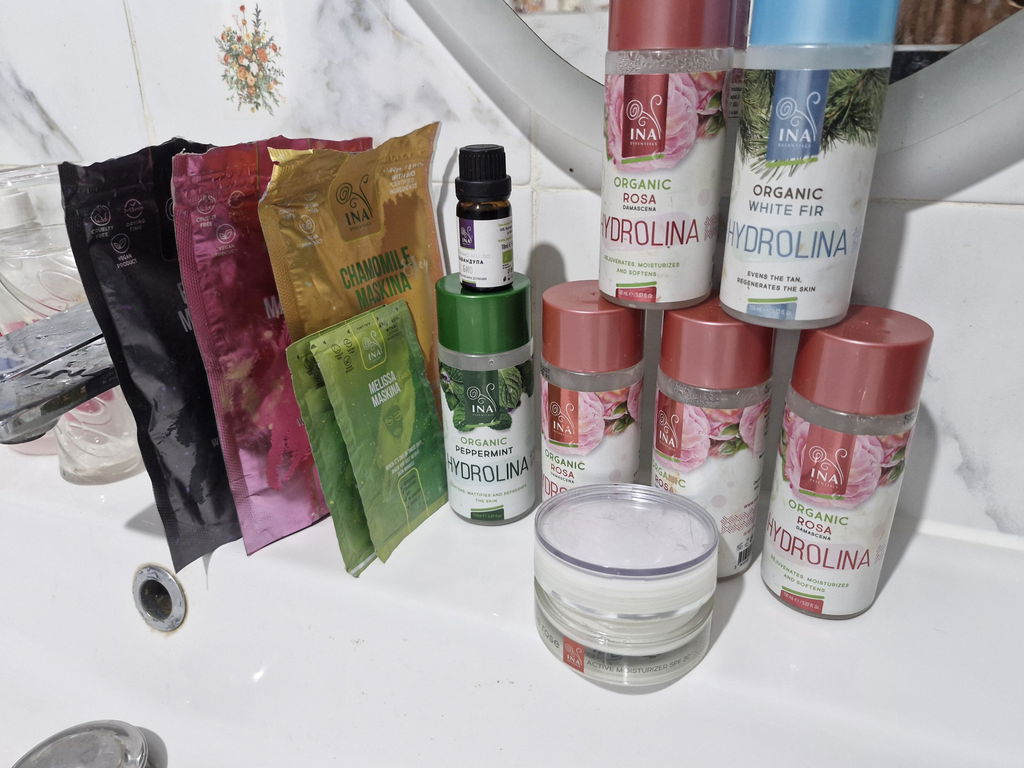 InaEssentials.RO