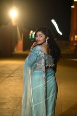 Ayushi review photo