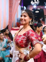 Aamna Qureshi review photo