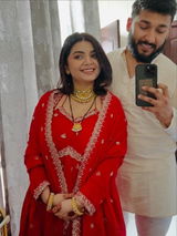 Meenakshi Josi review photo