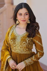 Simran Bhatia review photo