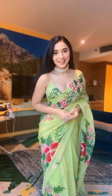 Richa Sinha review photo