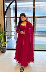 Shalini review photo