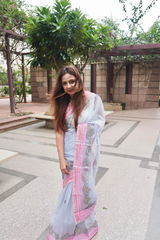 Nidhi Bakshi review photo