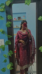 Varsha Prajapat review photo