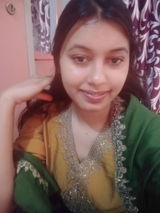 Priya Tomar review photo