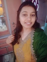 Priya Tomar review photo