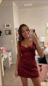 Abril Salinas review photo