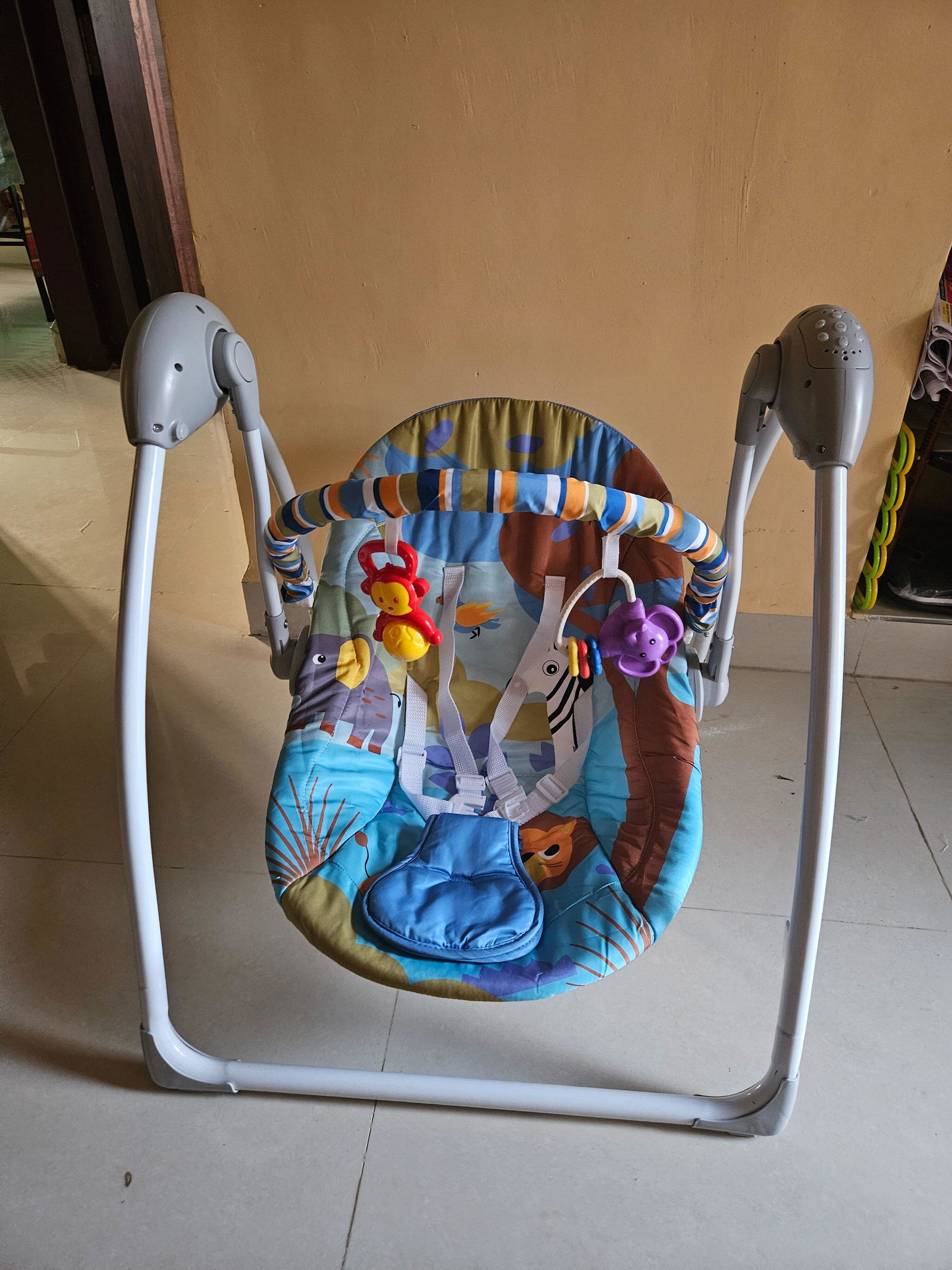 Automatic Baby Swing with Hanging Toys, Operates with Duracel and Remote Control for Newborn Baby, Safe & Portable