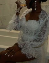 janay review photo