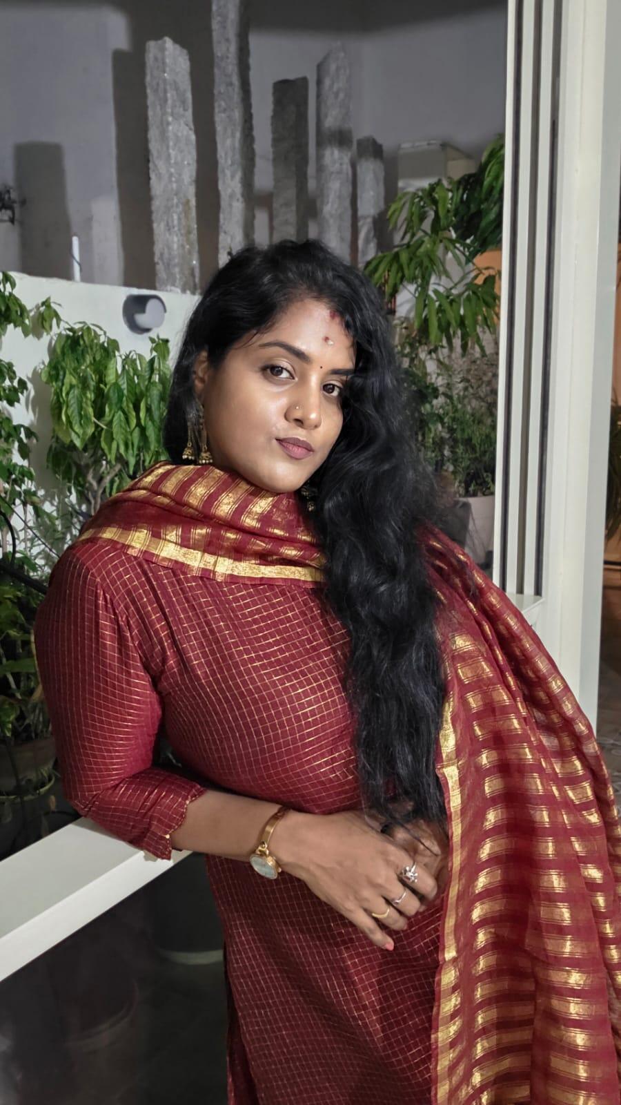 Narumugai Maroon (Kurti+Dupatta)