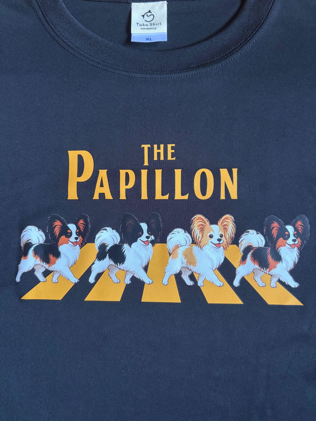 THE PAPILLON | パピヨン 横断歩道 お散歩 面白Tシャツ【犬好き・ギフトに最適】