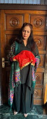 Isha khera review photo