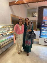 elizabeth vijayaraghavan review photo