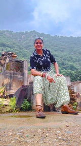 Ratna singh review photo
