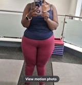 Photo d'une cliente portant le legging Sculpt 3D